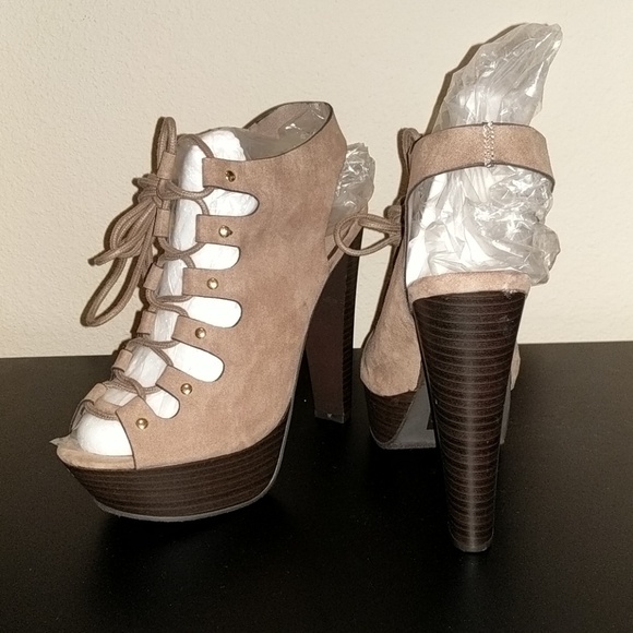 Strappy platform heels - Picture 1 of 5